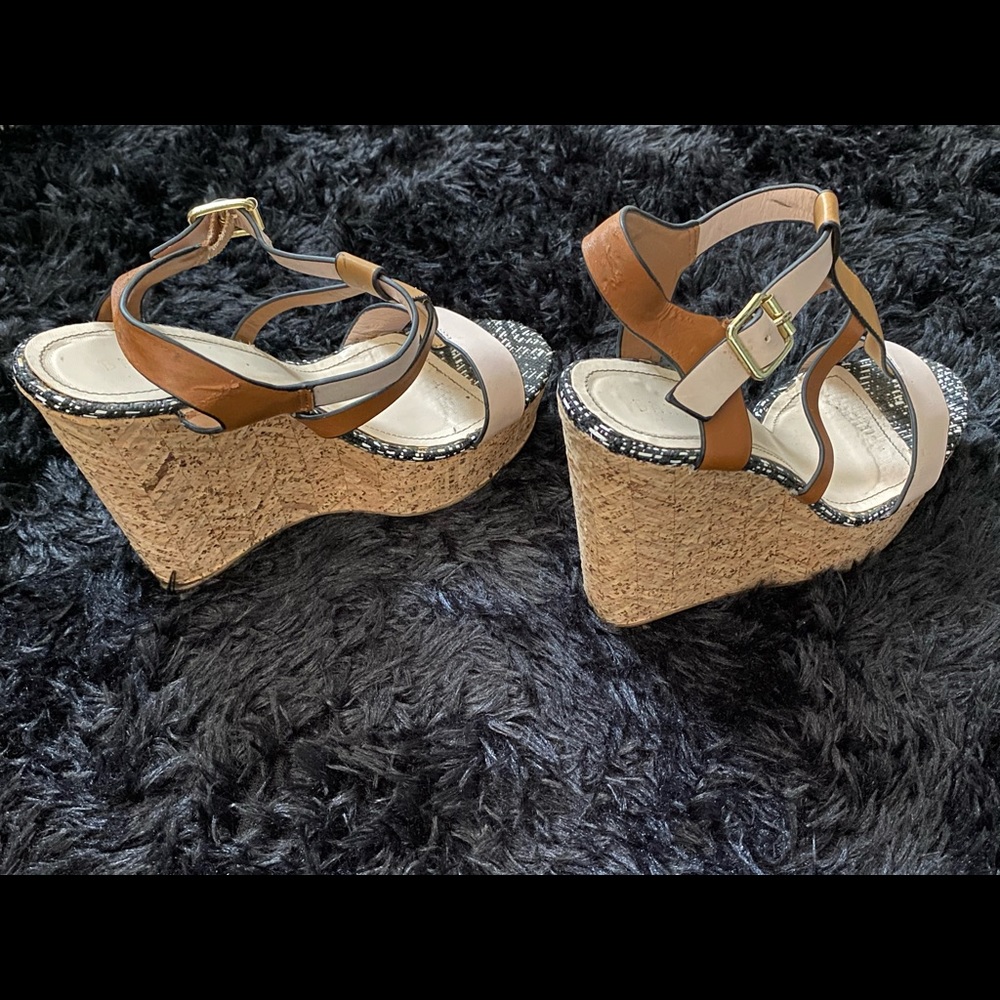 Platform sandal - Picture 3 of 3